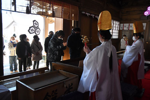鳥取、厳島神社 初詣でにぎわう_1(2021-01-03)