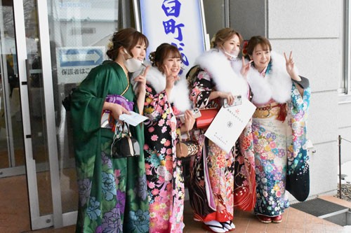 49人大人の仲間入り 羅臼町で成人式(2021-01-08)