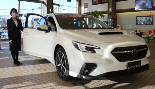 釧路スバル自動車「日本カー・オブ・ザ・イヤー」受賞の新型「レヴォーグ」展示、試乗(2021-01-22)