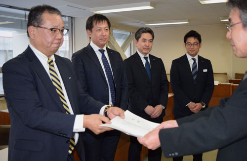 3社、釧路市に36万円寄付(2021-01-26)