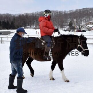 冬は馬そり楽しんで　家族連れに好評_1(2021-02-08)