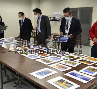 沖さん、山崎さん最優秀　厚岸フォトコン審査会(2021-02-13)