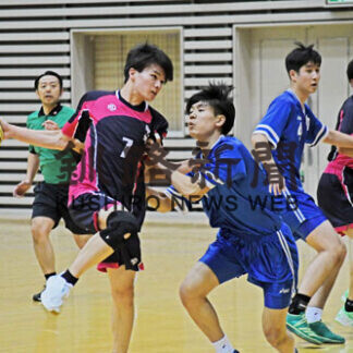 全道高校ハンドボール　釧路江南女子、１点差に涙_1(2021-02-06)