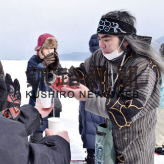 銀世界をスノーシュー散策、阿寒湖周辺で文化体験(2021-02-04)