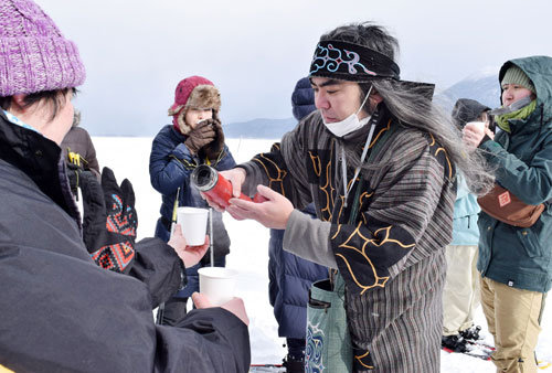 銀世界をスノーシュー散策、阿寒湖周辺で文化体験(2021-02-04)