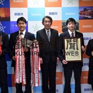 武修館高アイホ日本一報告　選手ら市長表敬(2021-02-10)