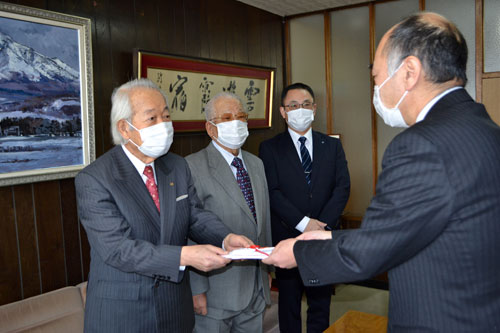 まりも木曜会が釧新基金に拠出(2021-03-22)