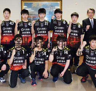 全国中学ハンド・メーヴェン釧路が表敬(2021-03-13)