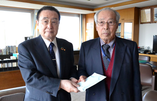 ベツイ工業、町に１００万円寄付(2021-03-26)