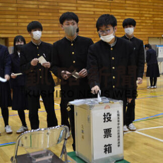 一票の重み学ぶ　北陽高で出前講座(2021-03-17)