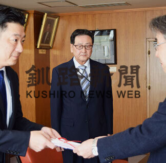 遊技業協同組合が市立病院に２００万円寄付(2021-03-08)