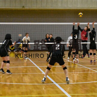 バレー楽しみながら交流(2021-03-31)