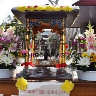 お釈迦様像に礼拝を　きょう大成寺(2021-04-08)