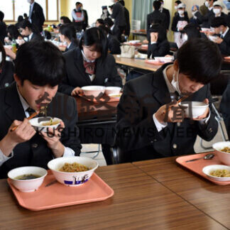白糠高校で給食開始(2021-04-10)