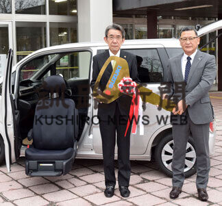 釧路市に福祉車両寄贈(2021-04-21)