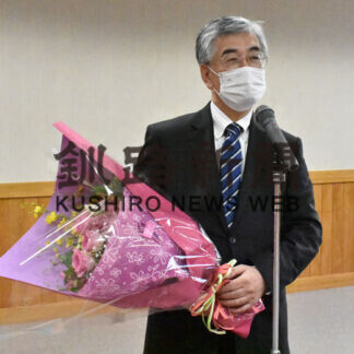 丁子氏、最後の勤務終える　中標津病院(2021-04-08)