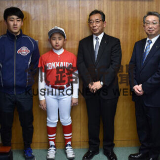 少年野球で活躍、全国３位報告　道選抜の筧選手(2021-04-09)