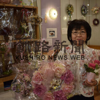 母の日彩るアレンジフラワー　阪口さん作品展(2021-05-07)