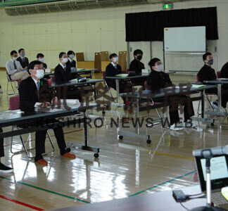 鶴居の歴史など発表　幌呂中生の成果たたえる(2021-05-15)