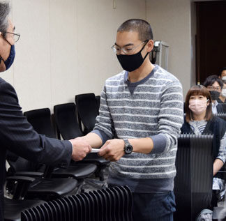 子育て情報発信強化、応援円卓会議発足、専門委員４人委嘱(2021-05-08)