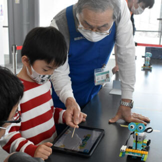 こども遊学館でプログラミングを体験(2021-05-18)