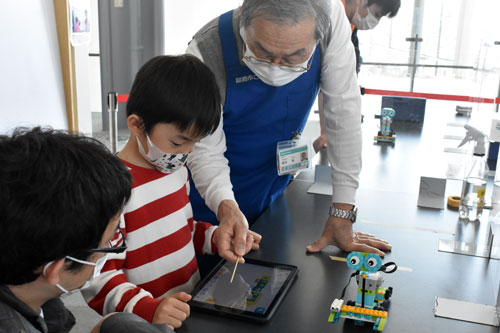 こども遊学館でプログラミングを体験(2021-05-18)
