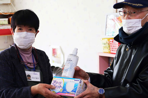 「デイサービスの児童に役立てて」根室海洋少年団がマスク寄贈(2021-05-19)