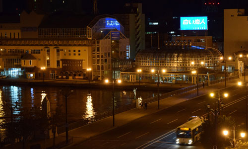 MOO周辺、早めの消灯 緊急事態で時短(2021-05-18)