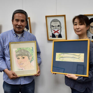 似顔絵や絵画の力作並ぶ(2021-05-08)