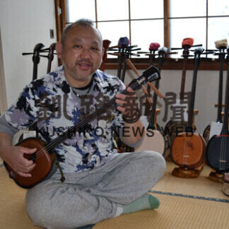 エゾシカ皮の沖縄の三線　釧路の三上さん製作(2021-05-14)