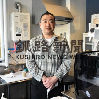 空き店舗活用しカフェ開店　音楽バーや仕事スペースにも(2021-06-15)