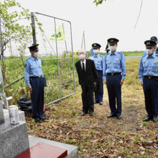 交通事故撲滅誓う　坂野隆義警部43回忌慰霊式(2021-06-26)