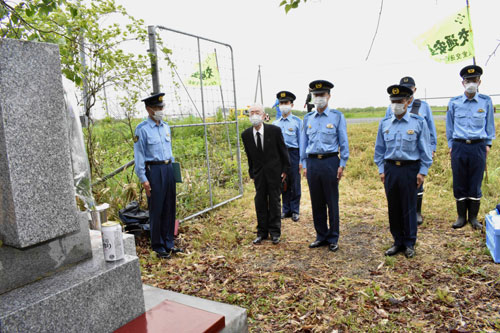 交通事故撲滅誓う 坂野隆義警部43回忌慰霊式(2021-06-26)