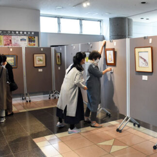 風景や動物 思い思いに　鮮やかな色紙３７点　日本水彩画会釧路支部(2021-06-19)