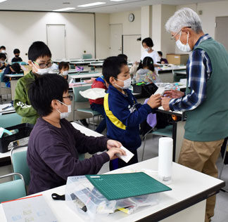 木でおもちゃ作り　工作道具の使い方学習　釧路少年少女発明クラブ(2021-06-19)