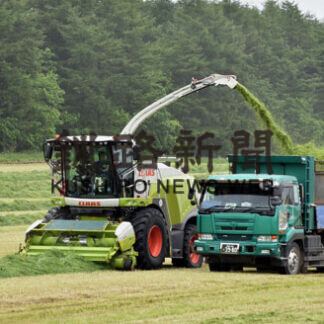 牧草平年より早く刈り取り　釧根管内収穫作業始まる(2021-06-22)