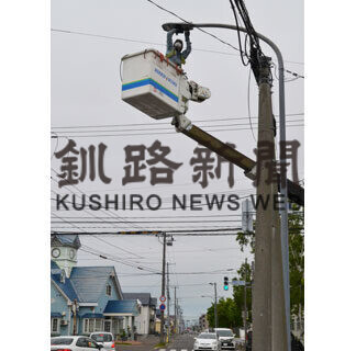 通学路の街路灯120基を無償清掃(2021-06-30)