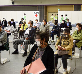 大規模会場、出足順調　利用者「接種し安心」(2021-06-21)