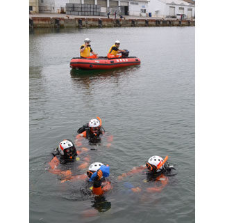 浜中消防署、「海の日」に合わせ初めての海中清掃(2021-07-28)