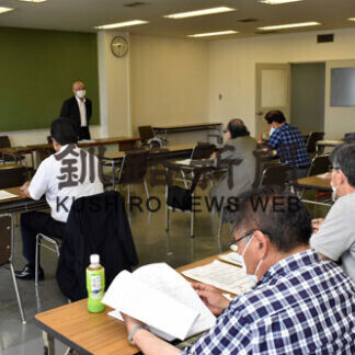 根室市議選少数激戦の様相　立候補予定者説明会に１６陣営(2021-07-21)