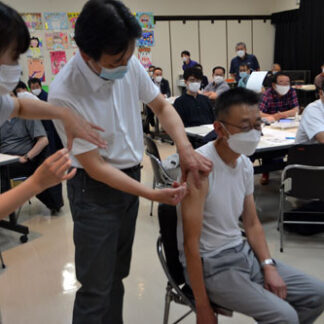 歯科医師も打ち手に　釧路で接種実技研修(2021-07-18)