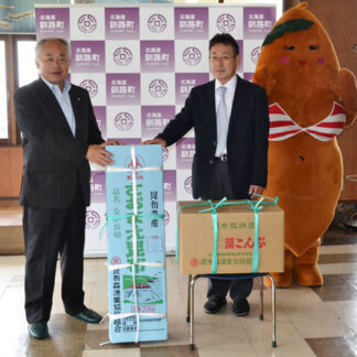 「子供たちに地元産コンブを」昆布森漁協が町に寄贈(2021-08-01)