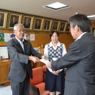 綜合設備が使い捨て手袋を寄付　(2021-08-01)