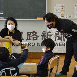 〈４０〉クレインズ今昔物語　ＦＷ齊藤選手が地域貢献(2021-07-07)