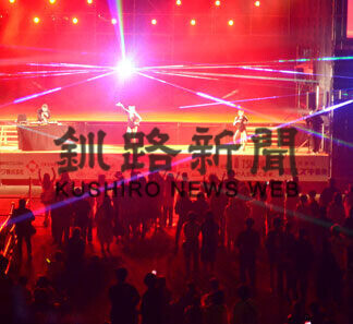 新「霧フェス」幕開け、音楽やレーザーショー堪能(2021-07-24)