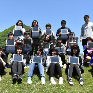 羅臼小児童が写真撮影、インスタで町の魅力発信(2021-07-07)