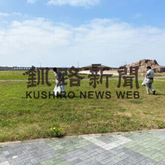 マリンパーク周辺、坂野建設がごみ拾い(2021-07-30)