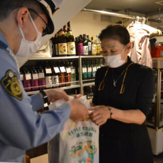 飲酒運転根絶に協力を　釧路署など飲食店で啓発　(2021-07-18)