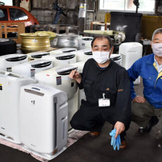 鳥取西小の加湿器、新学期前に手入れ　カーショップオモテ(2021-08-19)