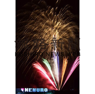 ＬＯＶＥねむろ実行委員会が７００発の花火打ち上げ(2021-08-22)